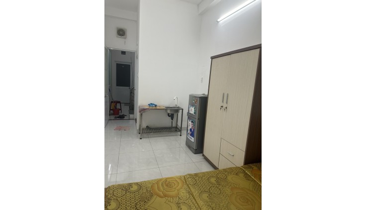 CHO THUÊ PHÒNG ĐƯỜNG HOÀNG DIỆU, QUẬN 4 GIÁ 4 TRIỆU.